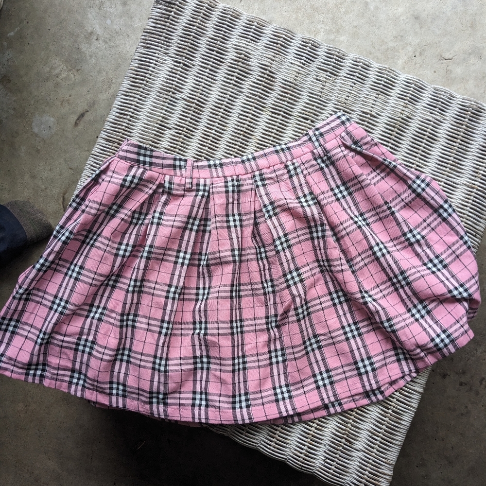 Hot topic skirt.